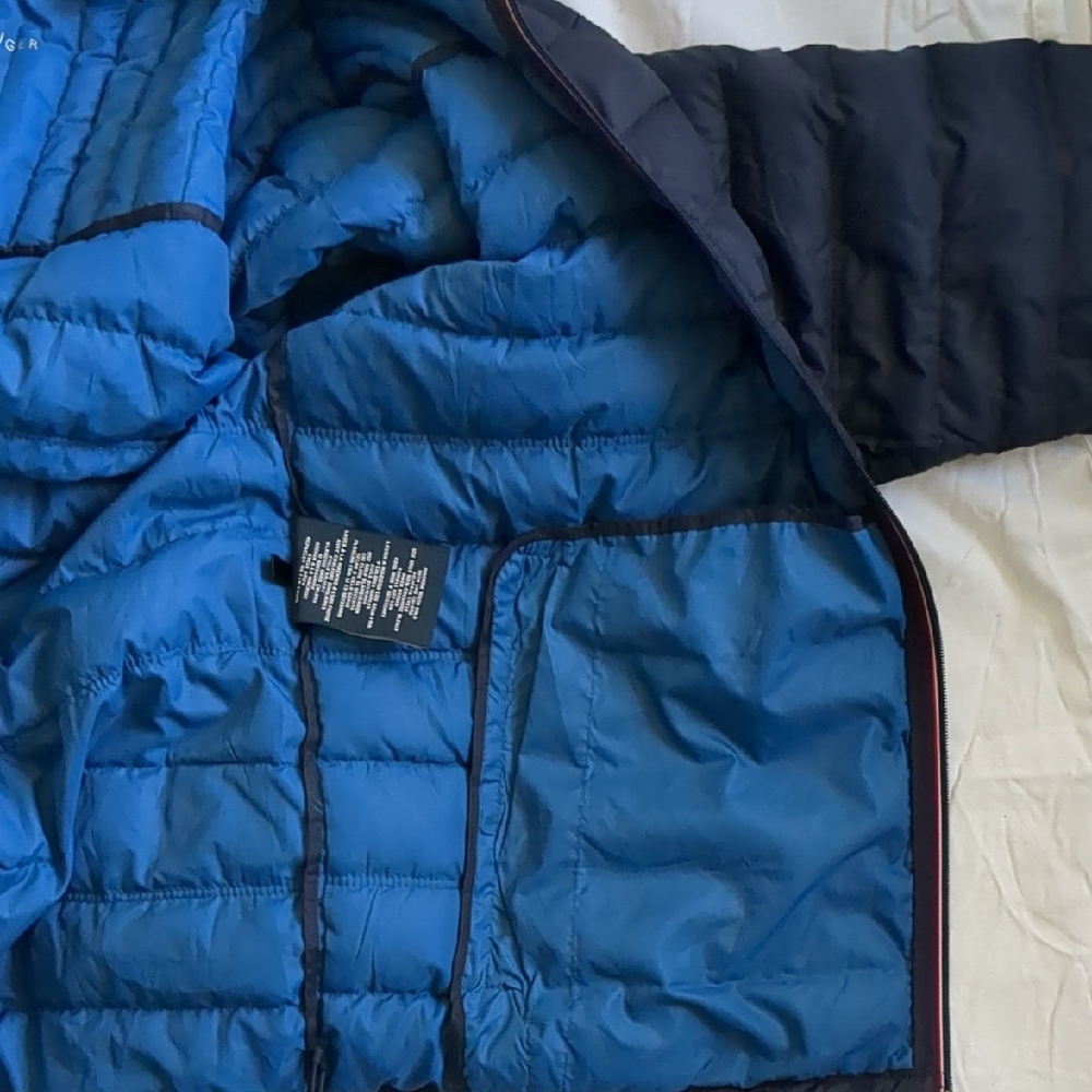 Tommy Hilfiger Blue  Duck Down Puffer Jacket with Quilted Design Size L - Picture 6 of 8